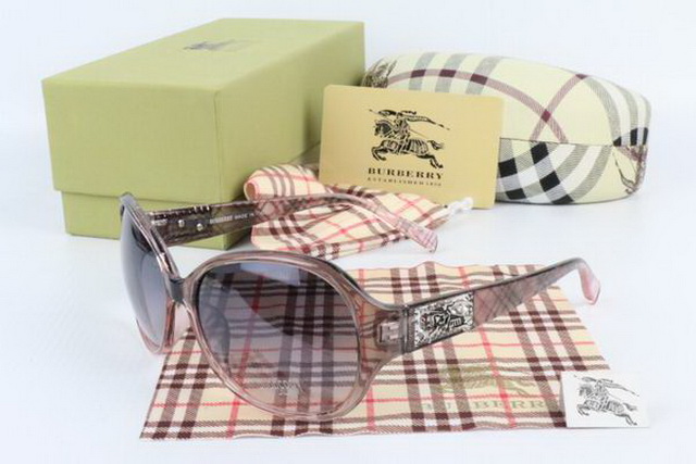 Burberry Boutique Sunglasses 040